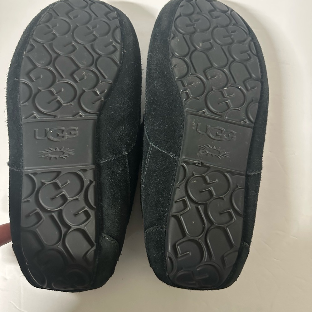 UGG Men's Black Slippers with Cream Lining Size 10 - Picture 7 of 7